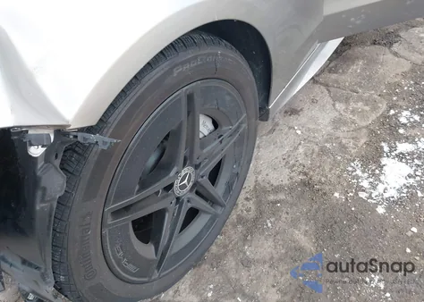 2022 Mercedes-Benz C 300 4Matic z USA, uszkodzony, nr VIN W1KAF4HB8NR060097